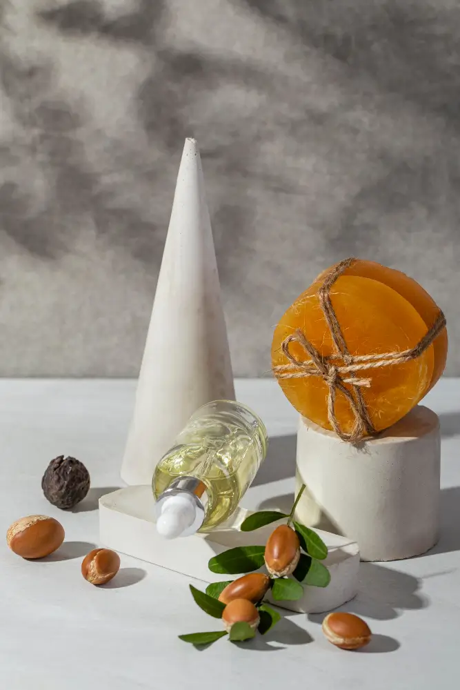 argan bio à côté d'une fiole d'huile d'argan